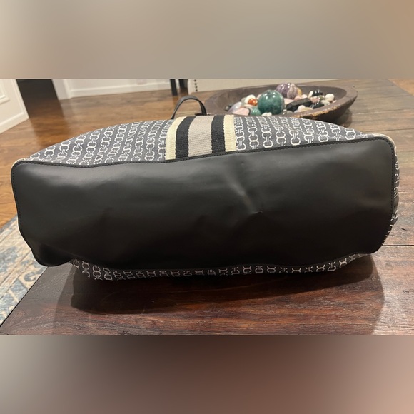 Tory Burch Gemini canvas coated LARGE TOTE Gemini Link GUC - Picture 2 of 16